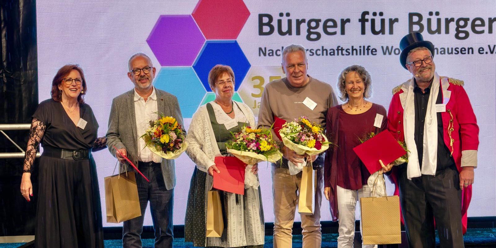 Die Eröffnungsrede vom 1. Bürgermeister, ein Film von Sigi Menzel über unseren Verein und eine tolle, humorvolle Performance unseres Schirmherren Josef Brustmann - das war das Rahmenprogramm unserer Jubiläumsfeier. Mehr Impressionen folgen bald!